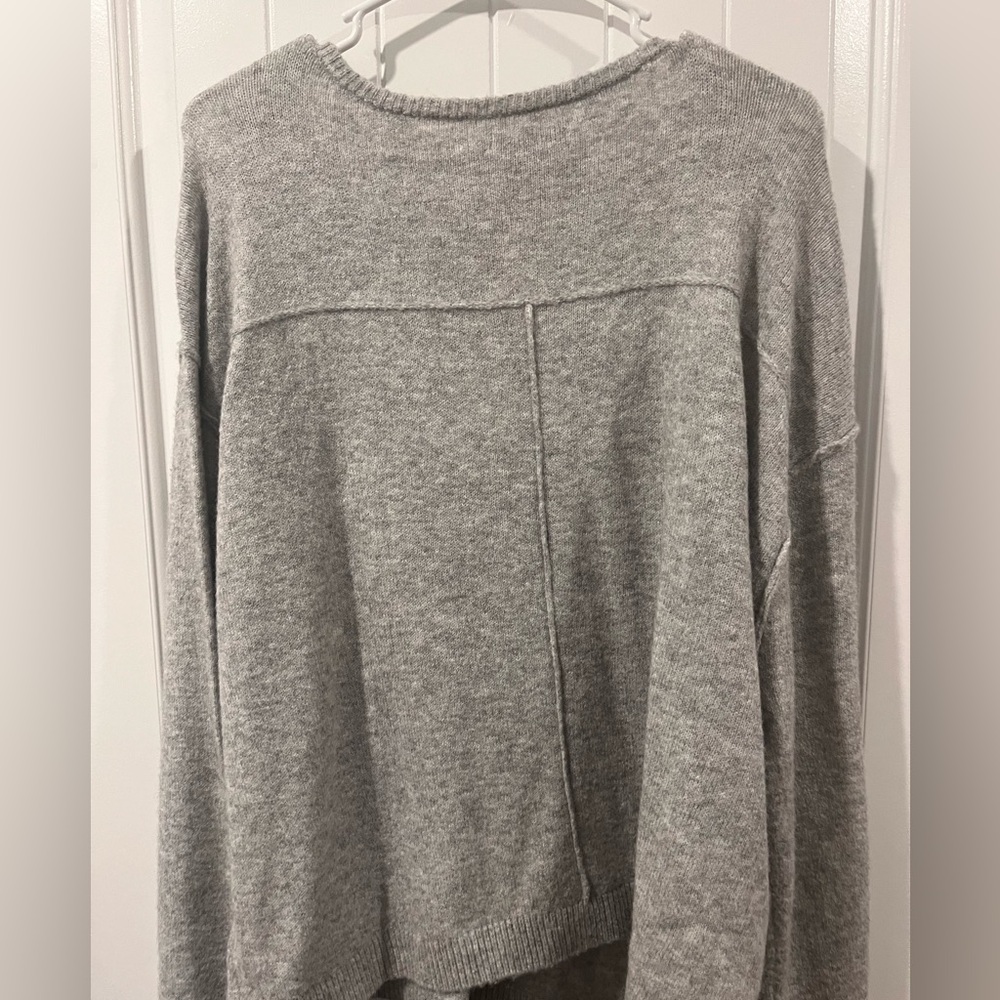 American Eagle bow sweater - Picture 3 of 3
